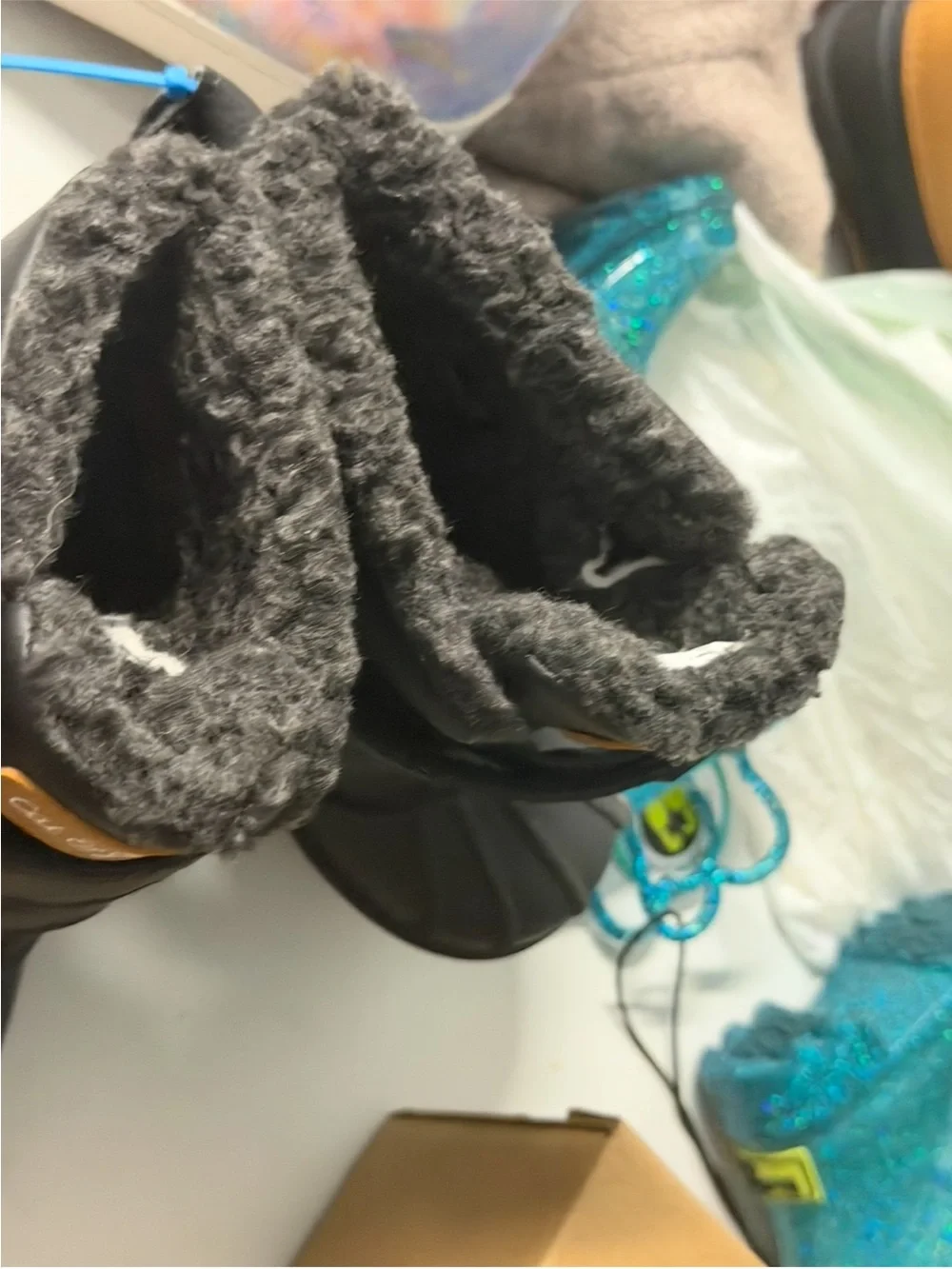 Cat & Jack Black Kids Winter Boots with Faux Fur size 8